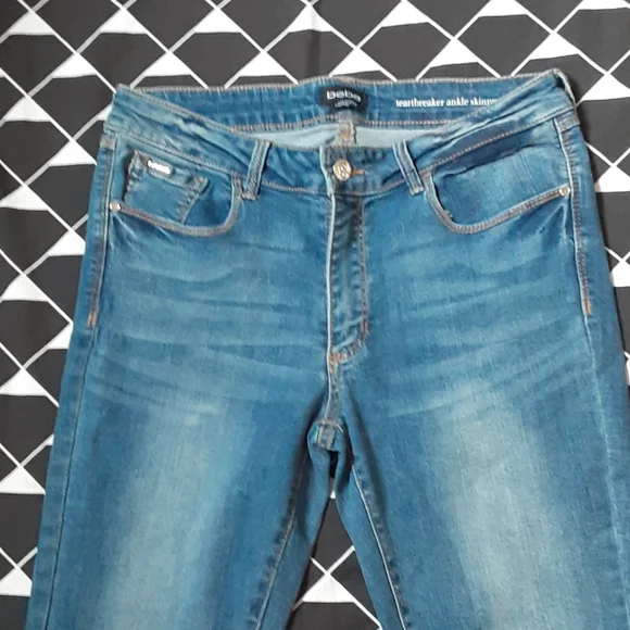 BEBE HEARTBREAKER ANKLE SKINNY JEANS, SIZE 30 - Picture 3 of 14